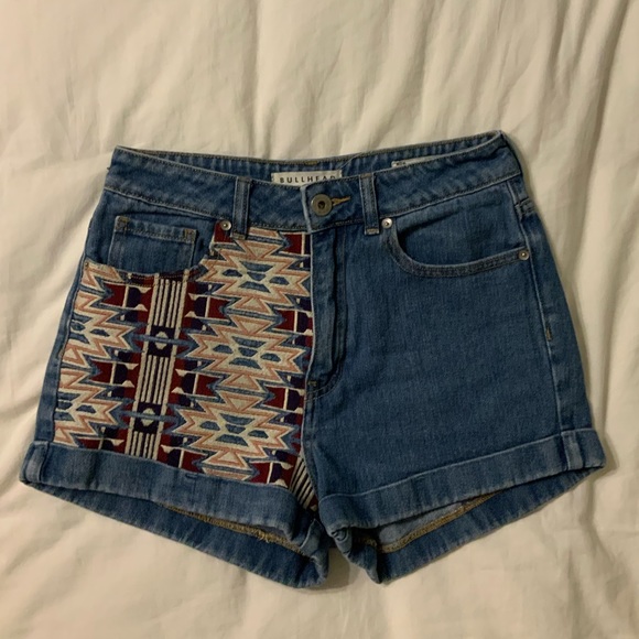Bullhead 5 High Rise Aztec embroidered denim Mom Shorts - Picture 2 of 10